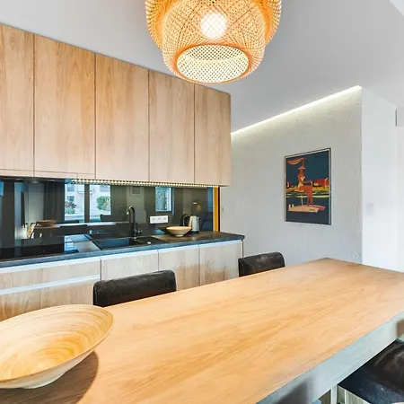 Greenwood With Terrace - Neptun Park By Oneapartments *