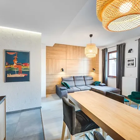 Greenwood With Terrace - Neptun Park By Oneapartments *