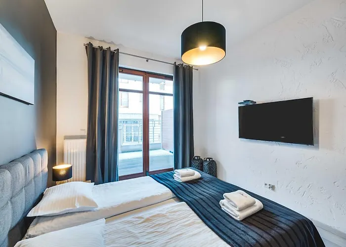 Greenwood With Terrace - Neptun Park By Oneapartments *